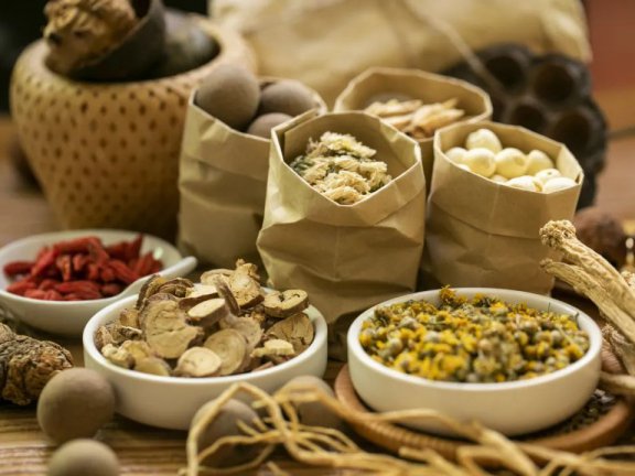 药食同源供应链与中药材餐饮食材新品研发趋势